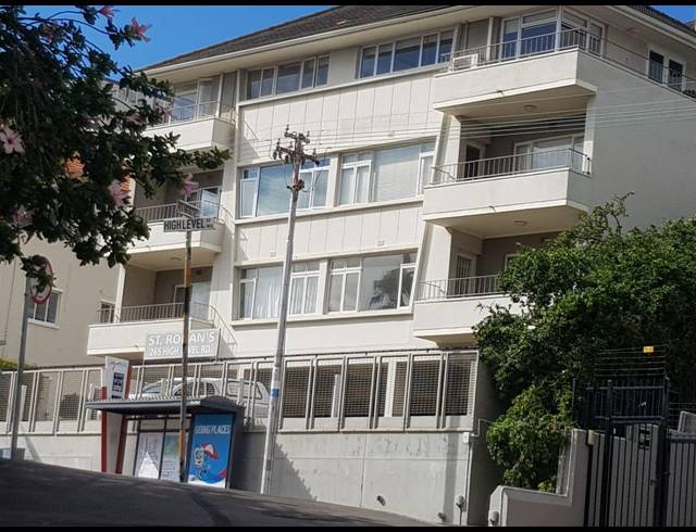 2 BEDROOM APARTMENT TO LET IN SEA POINT
